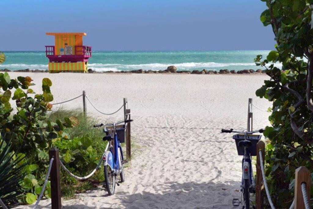 Apartment Right On The Beach! Miami Beach Exteriör bild