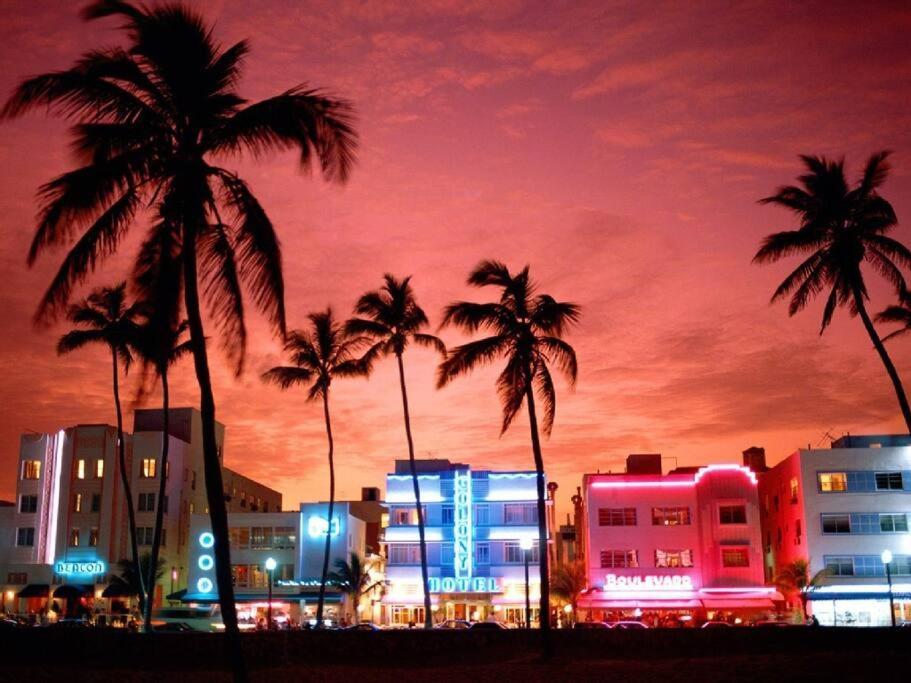 Apartment Right On The Beach! Miami Beach Exteriör bild